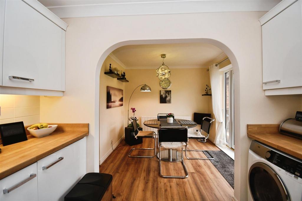 Open plan kitchen / dining room