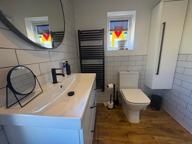 Bathroomb.jpg