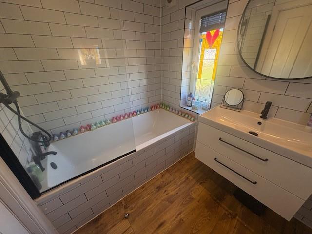 Bathrooma.jpg