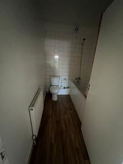 2 bedroom flat to rent, Plashet Road, London E13