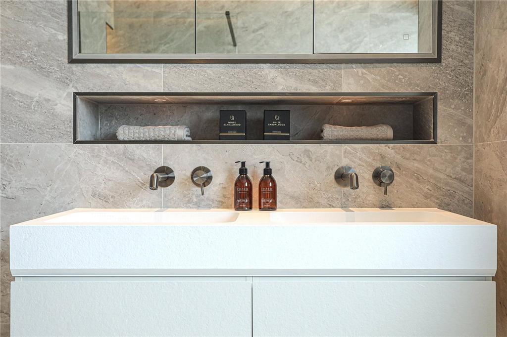 En-Suite 1