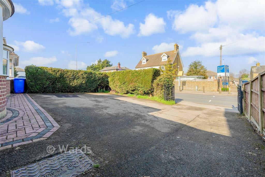 Driveway/Parking