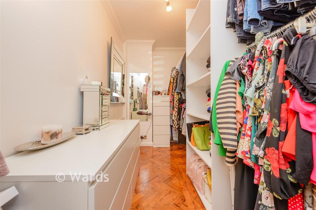 Walk-In Wardrobe