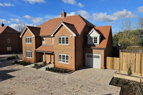 3 bedroom house for sale, Bowling Alley, Crondall, Farnham, GU10