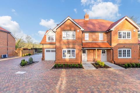 3 bedroom house for sale, Bramall Place, Crondall, Farnham, GU10