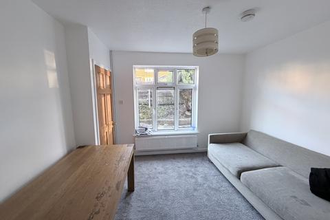 4 bedroom semi-detached house to rent, Spearing Road, High Wycombe, HP12 3LA