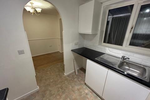 3 bedroom house to rent, Mornington Crescent, Nottingham, NG16