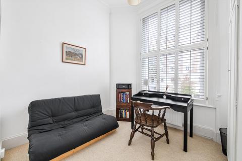 2 bedroom flat to rent, Craven Hill, London, W2.