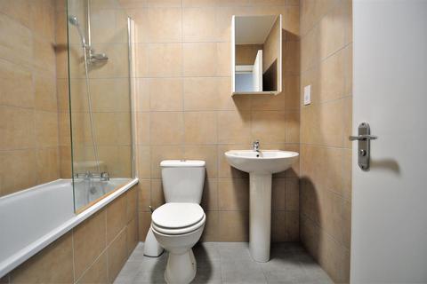 1 bedroom flat to rent, High Street, Beckenham BR3