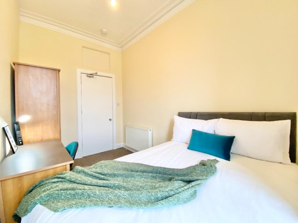 5th bedroom 2