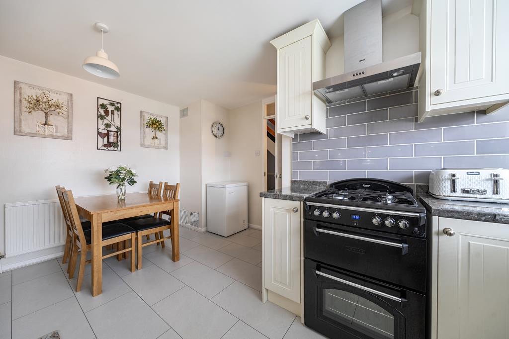 Kitchen/Dining Area