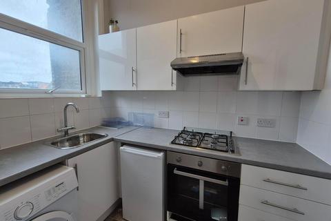 2 bedroom apartment to rent, New Cross Road, London, SE14