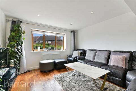 undefined, Sparrow Farm Drive, FELTHAM