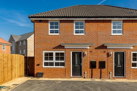 2 bedroom semi-detached house to rent, Humprey Way, Rackheath, NORWICH