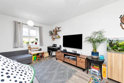 3 bedroom end of terrace house for sale, Harvester Close, Royston SG8