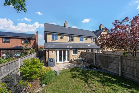 3 bedroom end of terrace house for sale, Harvester Close, Royston SG8