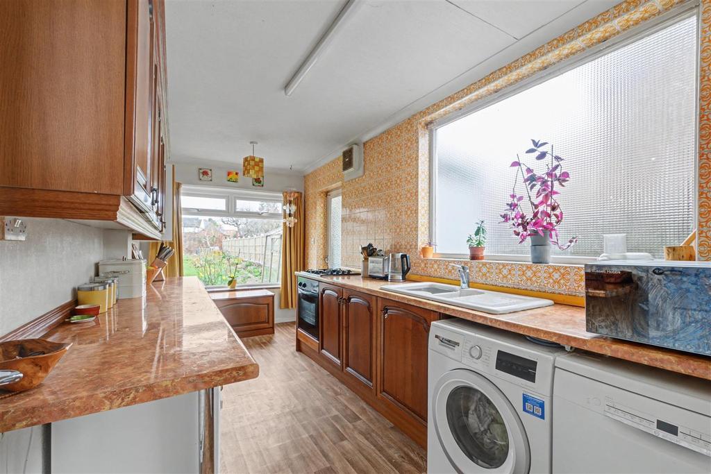 Kitchen 1.jpeg