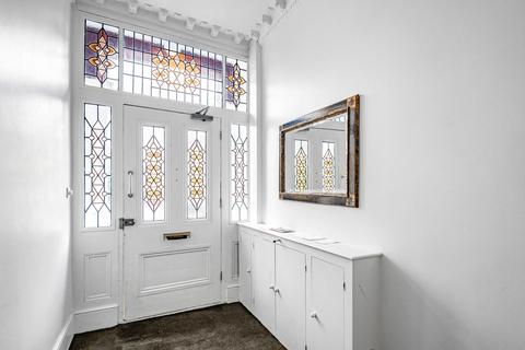 2 bedroom apartment for sale, Chiswick Lane, London, W4