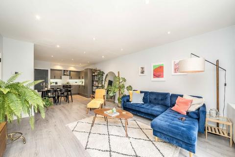 2 bedroom flat to rent, East Dulwich Road, London SE22