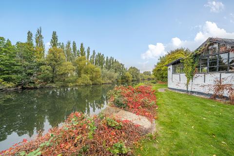 undefined, The Avenue, Wraysbury, TW19