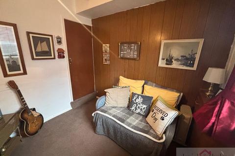 2 bedroom terraced house for sale, North Avenue, Leek ST13 8DP