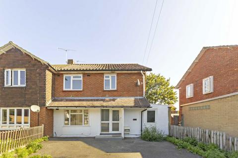 undefined, Saxon Avenue, Hanworth TW13