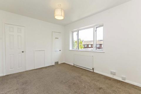 undefined, Saxon Avenue, Hanworth TW13