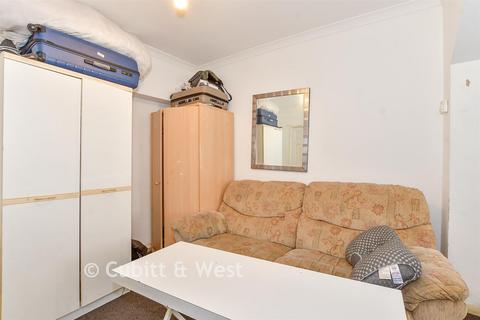 undefined, Fawcett Road, Southsea PO4