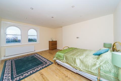 3 bedroom flat for sale, Palmeira Square, Hove, BN3