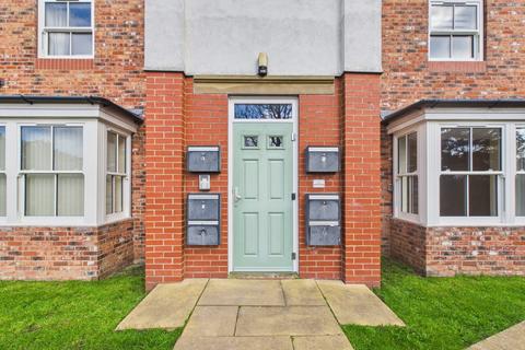 2 bedroom flat for sale, Marton Road, Bridlington, YO16 7AQ