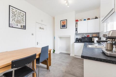 2 bedroom terraced house to rent, Leopold Road, East Finchley, N2