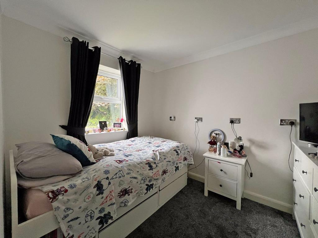 Bedroom 5 / Study