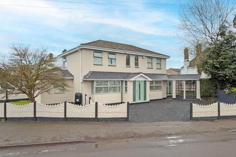 Detached house - Castlecroft Road, Castlecroft, WV3