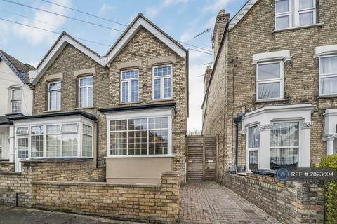 undefined, Glenthorne Road, London, N11