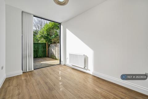 undefined, Glenthorne Road, London, N11