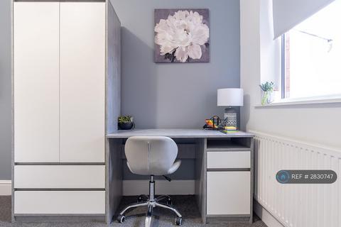 1 bedroom in a house share to rent, Gradwell Street, Stockport, SK3