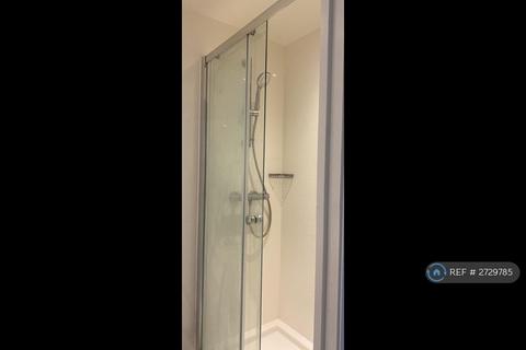 2 bedroom flat to rent, Straits Parade, Bristol, BS16