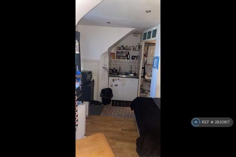 1 bedroom flat to rent, Lynette Avenue, London, SW4