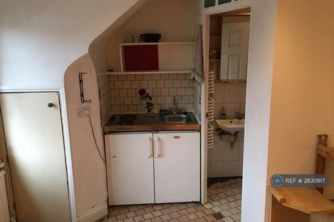 1 bedroom flat to rent, Lynette Avenue, London, SW4