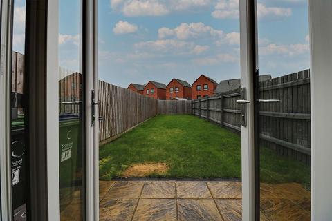 2 bedroom semi-detached house to rent, Wattle Road, West Bromwich B70