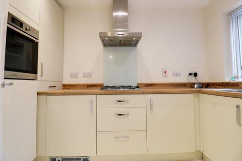 2 bedroom semi-detached house to rent, Wattle Road, West Bromwich B70