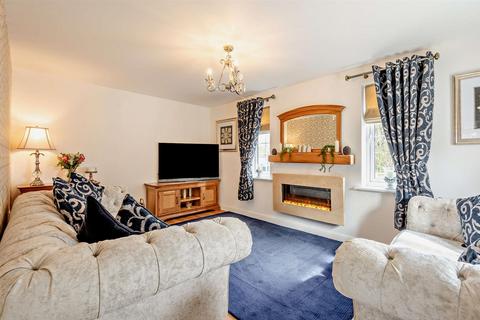 3 bedroom detached house for sale, Matthews Avenue, Harrietsham, Maidstone
