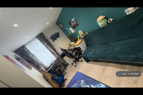 3 bedroom end of terrace house to rent, Gaywood, Basildon, SS15
