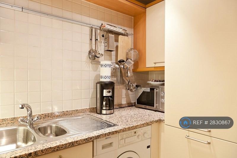 Kitchen - Dishwasher, Washer/Dryer, Microwave