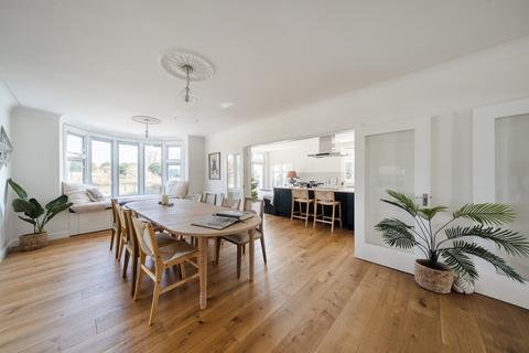 undefined, Mayfield Gardens, Staines-Upon-Thames, TW18