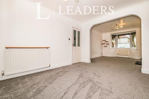 3 bedroom semi-detached house to rent, First Avenue, BN15