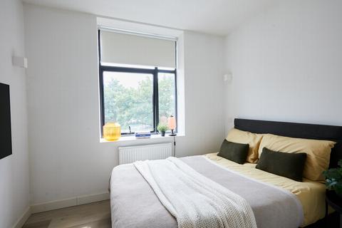 Studio to rent, Woolwich Road, London SE7