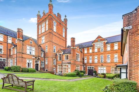 2 bedroom apartment for sale, King Edward Place, Bushey