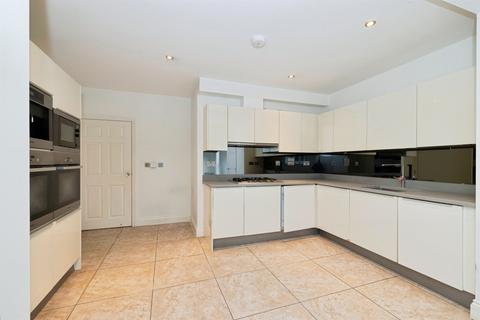 2 bedroom apartment for sale, King Edward Place, Bushey