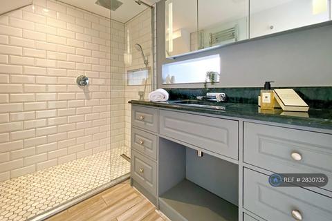 undefined, Mcdonald Road, Edinburgh, EH7